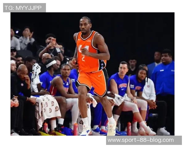 伦纳德因左膝不适提前结束客场之旅回洛杉矶接受治疗